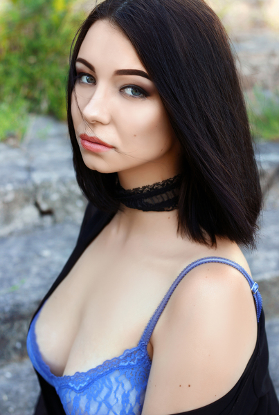 Graceful Yulia, 28 y.o. from Mykolaiv, Ukraine with Grey hair — VeronikaLove