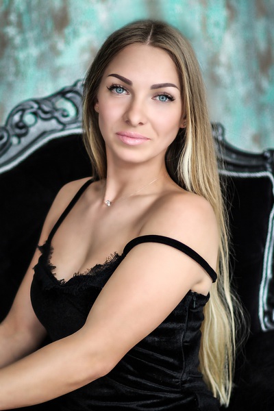 Ethereal Beauty: Elena, 34 y.o. from Mykolaiv, Ukraine — VeronikaLove