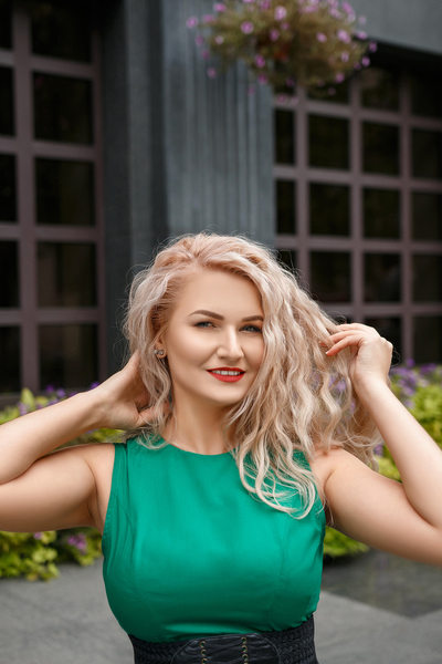 Ethereal Yulia, 39 y.o. from Dnipro, Ukraine with Blonde hair — VeronikaLove