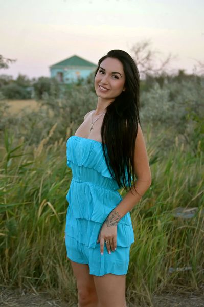 Dazzling Anna, 26 y.o. from Kyiv, Ukraine with Black hair — VeronikaLove