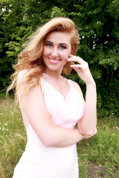 Radiant Charm: Yulia, 39 y.o. from Manchester, United Kingdom — VeronikaLove