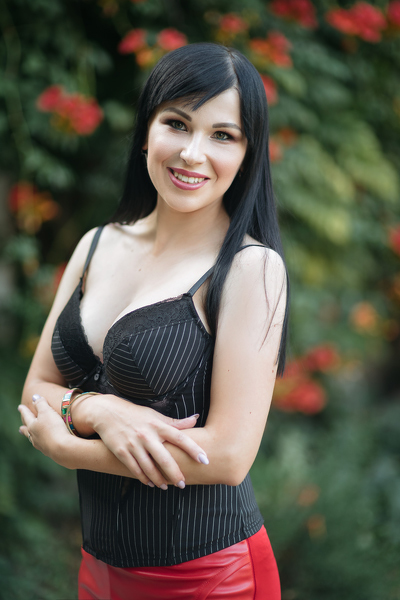 Graceful Victoriya, 36 y.o. from Mykolaiv, Ukraine with Black hair — VeronikaLove