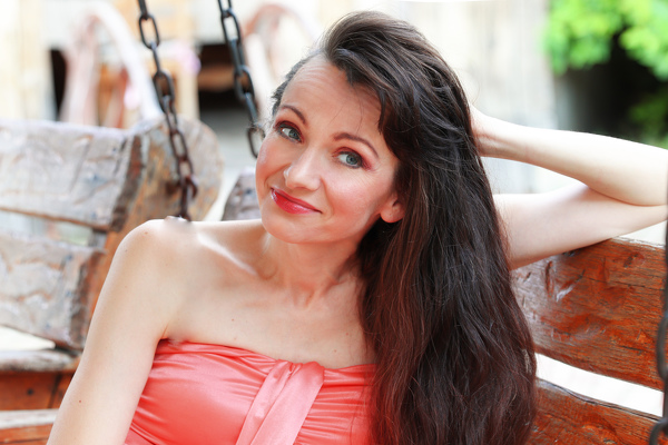 Lovely Tatiana, 44 y.o. from Brussel, Belgium with Dark-brown hair — VeronikaLove