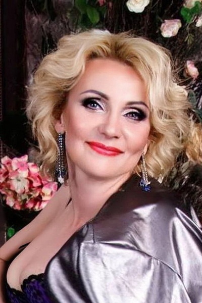 Radiant Yulia, 48 y.o. from New York, United States with Blonde hair — VeronikaLove