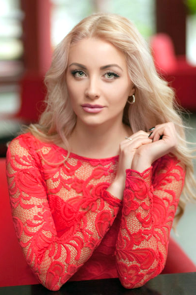 Graceful Radiance: Tatiana, 35 y.o. from Kyiv, Ukraine — VeronikaLove