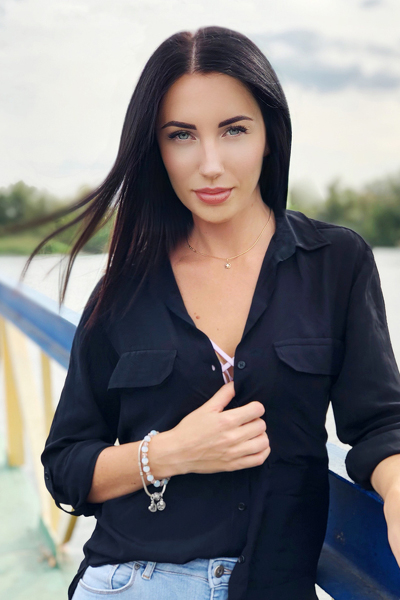 Dazzling Elena, 38 y.o. from Kherson, Ukraine with Brown hair — VeronikaLove