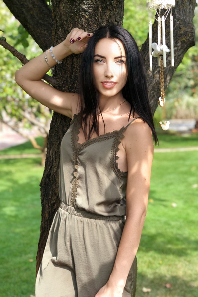 Dazzling Elena, 38 y.o. from Kherson, Ukraine with Brown hair — VeronikaLove