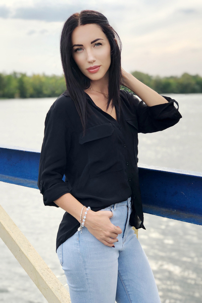 Dazzling Elena, 38 y.o. from Kherson, Ukraine with Brown hair — VeronikaLove