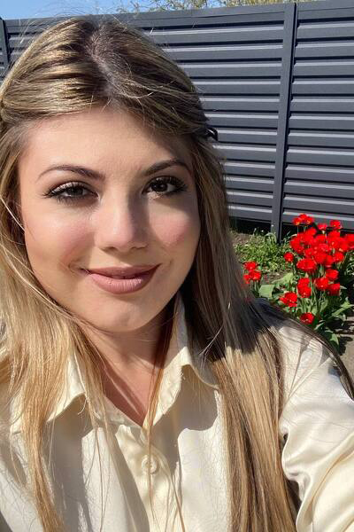 Whimsical Kristina, 32 y.o. from Dnipro, Ukraine with Light-brown hair — VeronikaLove