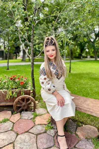 Whimsical Kristina, 33 y.o. from Dnipro, Ukraine with Light-brown hair — VeronikaLove