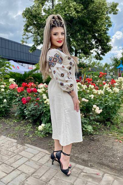 Whimsical Kristina, 33 y.o. from Dnipro, Ukraine with Light-brown hair — VeronikaLove