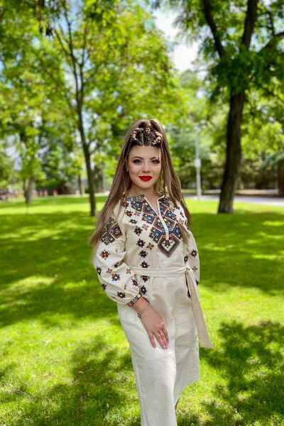 Whimsical Kristina, 33 y.o. from Dnipro, Ukraine with Light-brown hair — VeronikaLove