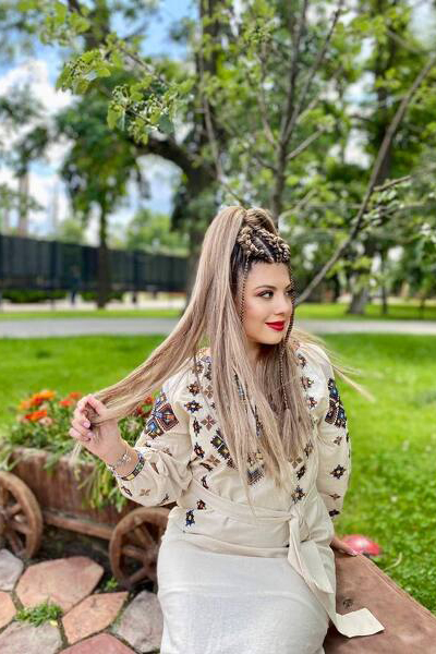 Whimsical Kristina, 33 y.o. from Dnipro, Ukraine with Light-brown hair — VeronikaLove