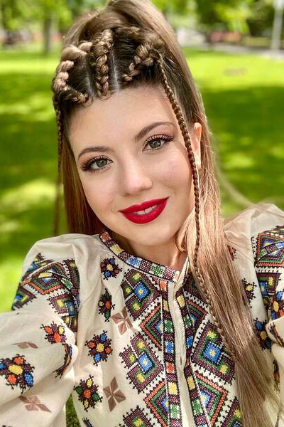 Whimsical Kristina, 33 y.o. from Dnipro, Ukraine with Light-brown hair — VeronikaLove