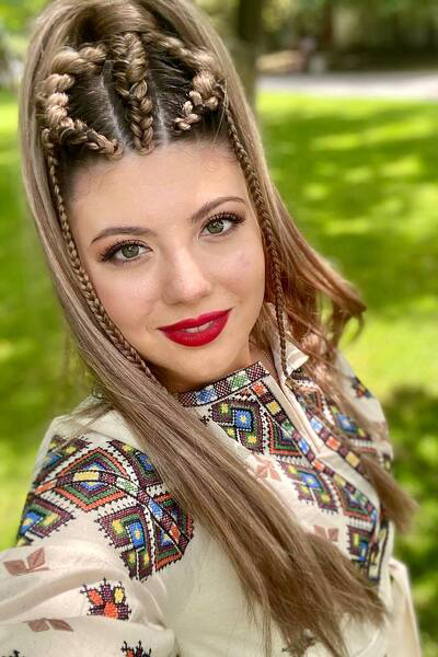 Whimsical Kristina, 33 y.o. from Dnipro, Ukraine with Light-brown hair — VeronikaLove