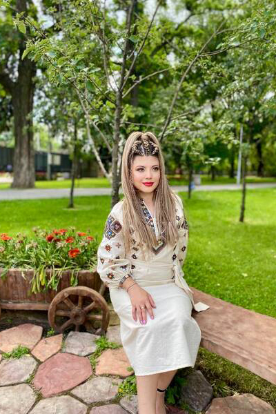 Whimsical Kristina, 33 y.o. from Dnipro, Ukraine with Light-brown hair — VeronikaLove