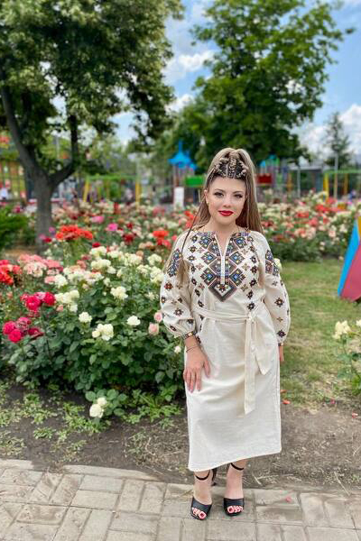 Whimsical Kristina, 33 y.o. from Dnipro, Ukraine with Light-brown hair — VeronikaLove