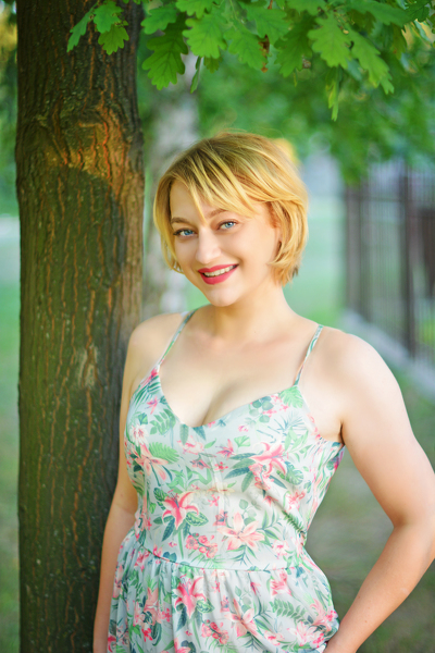 Sophisticated Elegance: Tatyana, 37 y.o. from Dnipro, Ukraine — VeronikaLove