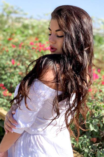 Graceful Allure: Ludmila, 25 y.o. from Dnipro, Ukraine — VeronikaLove
