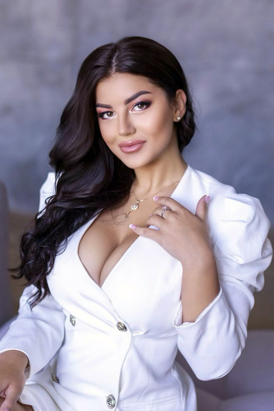 Graceful Allure: Ludmila, 25 y.o. from Dnipro, Ukraine — VeronikaLove