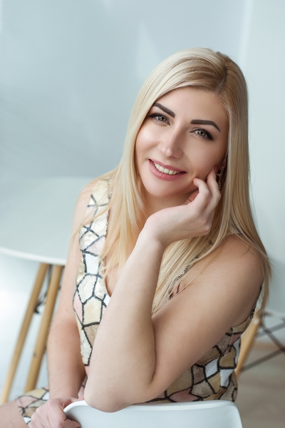 Elegant Enchantment: Olesya, 38 y.o. from Almaty, Kazakhstan — VeronikaLove