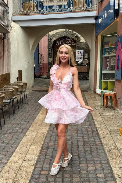 Elegant Enchantment: Alla, 34 y.o. from Vinnytsia, Ukraine — VeronikaLove