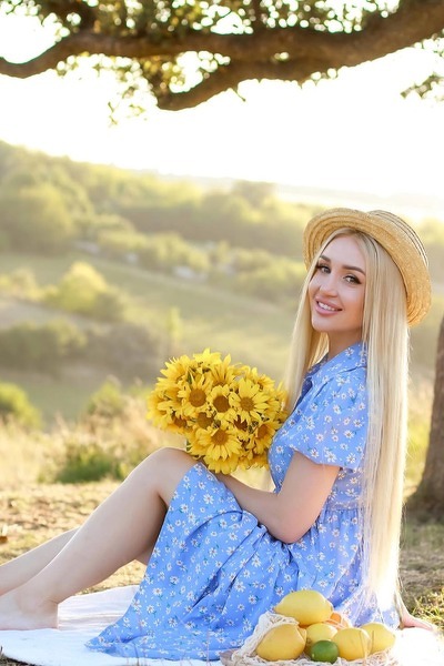 Elegant Enchantment: Alla, 34 y.o. from Vinnytsia, Ukraine — VeronikaLove