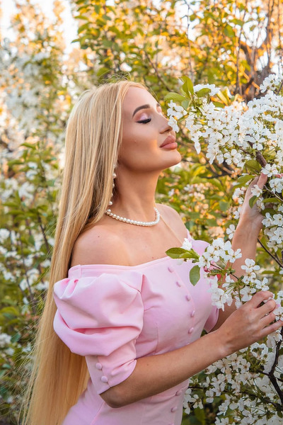 Elegant Enchantment: Alla, 34 y.o. from Vinnytsia, Ukraine — VeronikaLove