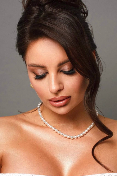 Alluring Aleksandra, 39 y.o. from Kyiv region, Ukraine with Black hair — VeronikaLove