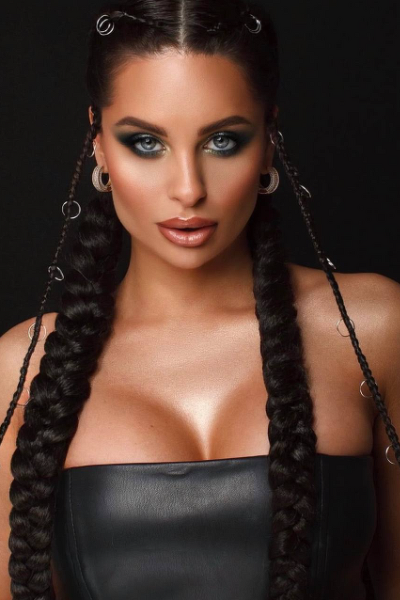 Alluring Aleksandra, 39 y.o. from Kyiv region, Ukraine with Black hair — VeronikaLove