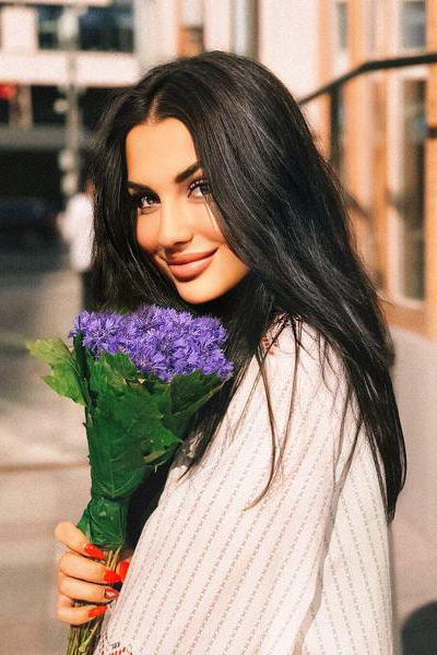 Alluring Aleksandra, 37 y.o. from Lviv, Ukraine with Black hair — VeronikaLove