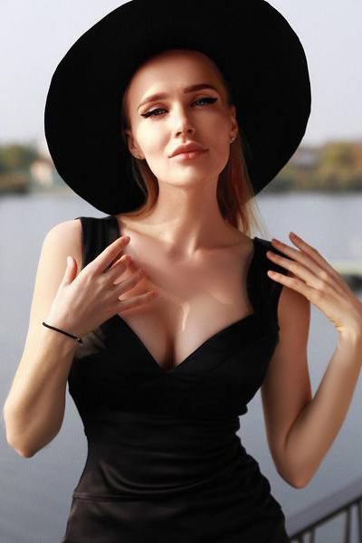 Captivating Aura: Yulia, 32 y.o. from Dnipro, Ukraine — VeronikaLove