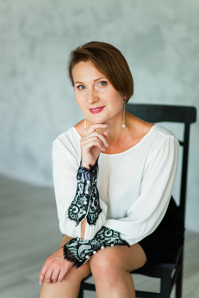 Graceful Allure: Yana, 48 y.o. from Zaporizhzhia, Ukraine — VeronikaLove