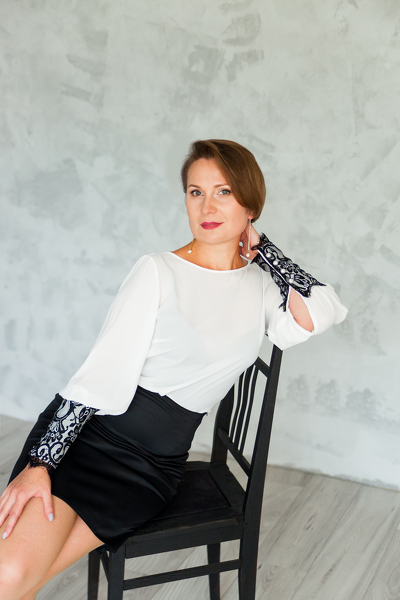 Graceful Allure: Yana, 48 y.o. from Zaporizhzhia, Ukraine — VeronikaLove