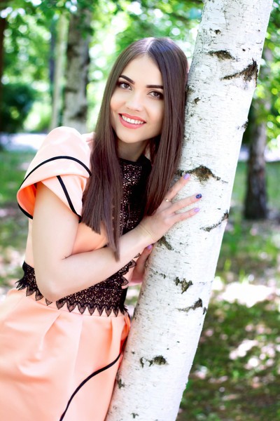 Elegant Nina, 36 y.o. from Kyiv, Ukraine with Brown hair — VeronikaLove