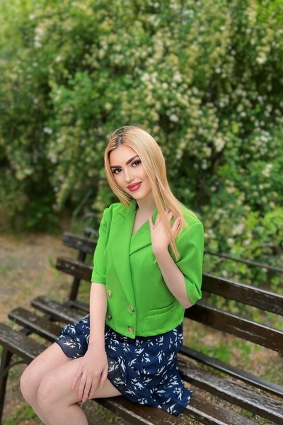 Whimsical Wonder: Katerina, 32 y.o. from Mykolaiv, Ukraine — VeronikaLove