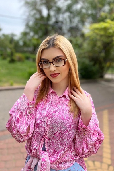 Whimsical Wonder: Katerina, 32 y.o. from Mykolaiv, Ukraine — VeronikaLove