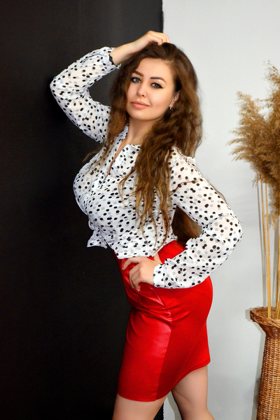 Graceful Radiance: Aleksandra, 26 y.o. from Mykolaiv, Ukraine — VeronikaLove