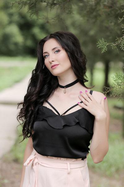 Captivating Elegance: Darya, 32 y.o. from Dnipro, Ukraine — VeronikaLove