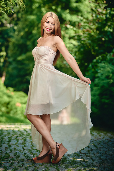 Graceful Charm: Yana, 32 y.o. from Kyiv region, Ukraine — VeronikaLove