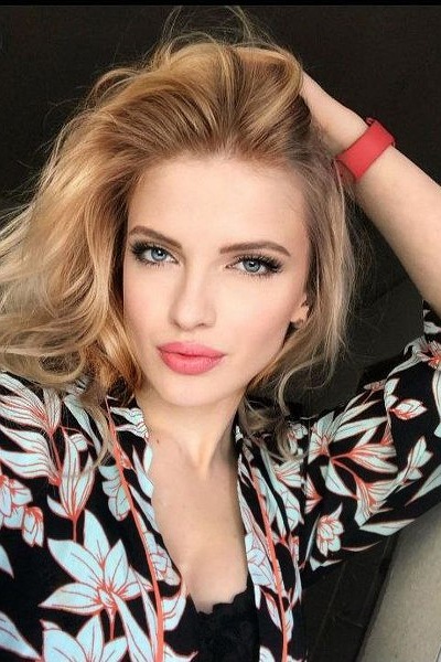 Joyful Anastasiya, 24 y.o. from Berdiansk, Ukraine with Blonde hair — VeronikaLove