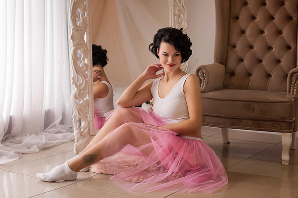 Ethereal Ekaterina, 33 y.o. from Kongsberg, Norway with Black hair — VeronikaLove