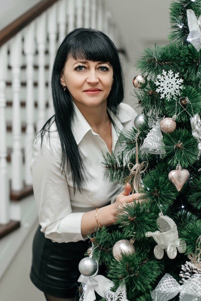 Radiant Svetlana, 50 y.o. from Kyiv, Ukraine with Black hair — VeronikaLove