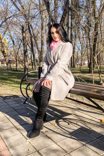 Elegant Sofia, 27 y.o. from Kherson, Ukraine with Dark-brown hair — VeronikaLove