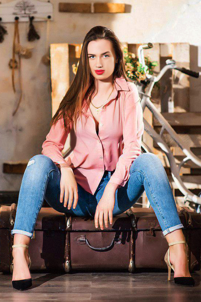 Enchanting Gaze: Snezhana, 28 y.o. from Uman, Ukraine — VeronikaLove