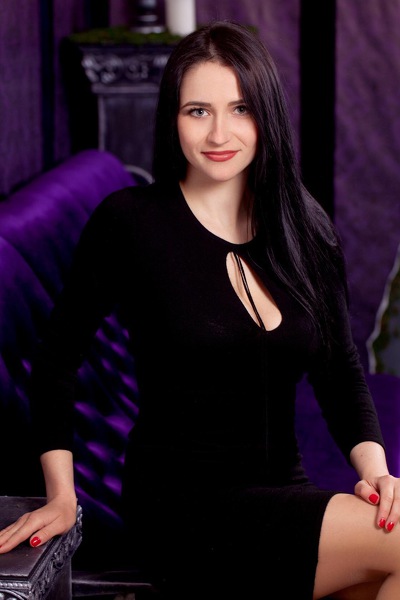 Dazzling Irina, 41 y.o. from Kyiv, Ukraine with Black hair — VeronikaLove