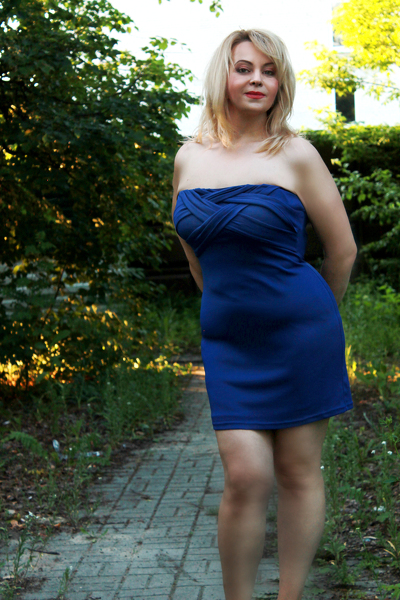 Enigmatic Larisa, 54 y.o. from Liverpool, United Kingdom with Blonde hair — VeronikaLove