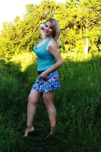 Enigmatic Larisa, 54 y.o. from Liverpool, United Kingdom with Blonde hair — VeronikaLove