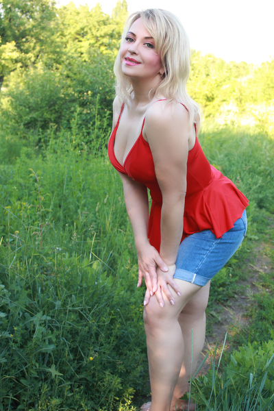 Enigmatic Larisa, 54 y.o. from Liverpool, United Kingdom with Blonde hair — VeronikaLove