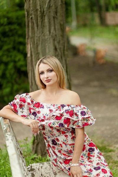 Serene Galina, 37 y.o. from Kyiv, Ukraine with Blonde hair — VeronikaLove